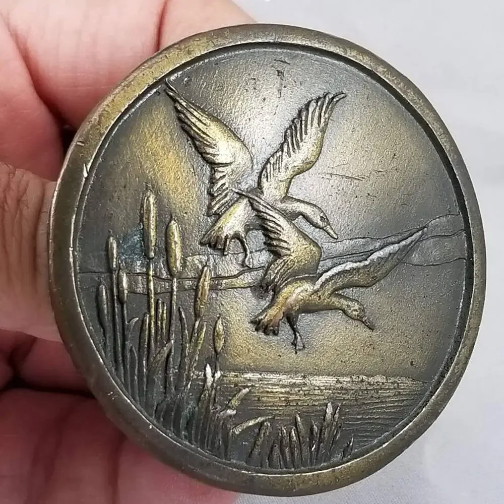 Vintage‎ 1976 Ducks in Flight Belt Buckle, Wildlife Nature Bird Hunting Scene